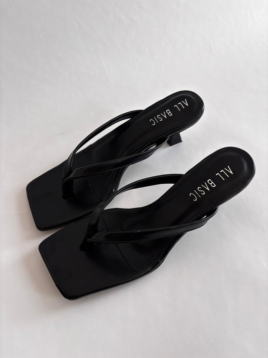 Sleek Black Heels 🔥