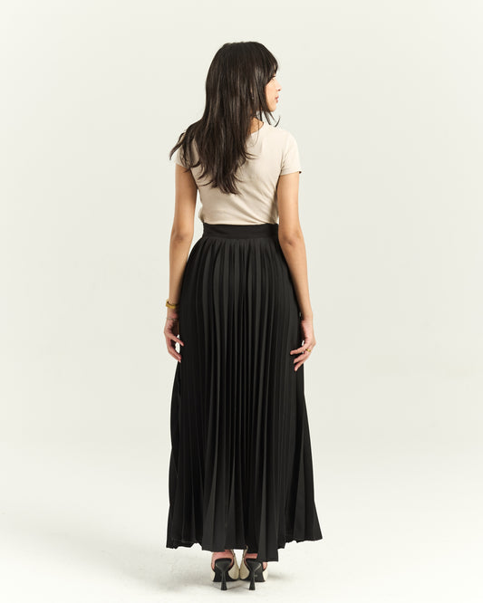 Flowy Pleated Black Skirt